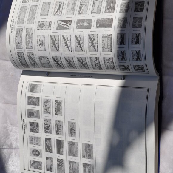 Statesman Deluxe Album: For Postage Stamps of the World Stock - Picture 7 of 7